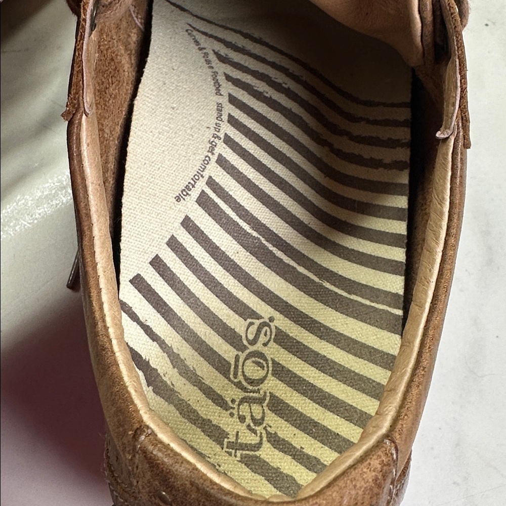 Taos Footwear Freedom Distressed Brown Leather Sneakers, Studded Accents, 8.5 - Picture 14 of 15